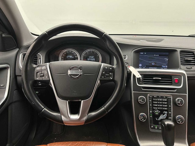Volvo v60 2.0 t5 summum 2011 | 38-sbg-7 - afbeelding 32 van  40