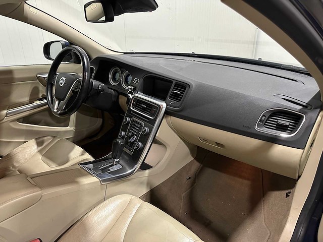 Volvo v60 2.0 t5 summum 93-tpn-4 93-tpn-4 - afbeelding 3 van  23