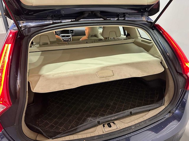 Volvo v60 2.0 t5 summum 93-tpn-4 93-tpn-4 - afbeelding 16 van  23