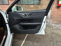 Volvo v60 2.0 t6 recharge awd inscription expression 253pk 2021 (origineel-nl + 1e eigenaar), n-828-hz - afbeelding 31 van  45