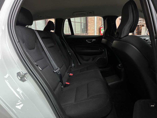 Volvo v60 2.0 t6 recharge awd inscription expression 253pk 2021 (origineel-nl + 1e eigenaar), n-828-hz - afbeelding 38 van  45
