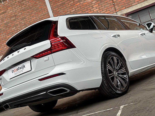 Volvo v60 2.0 t6 recharge awd inscription expression 253pk 2021 (origineel-nl + 1e eigenaar), n-828-hz - afbeelding 2 van  45