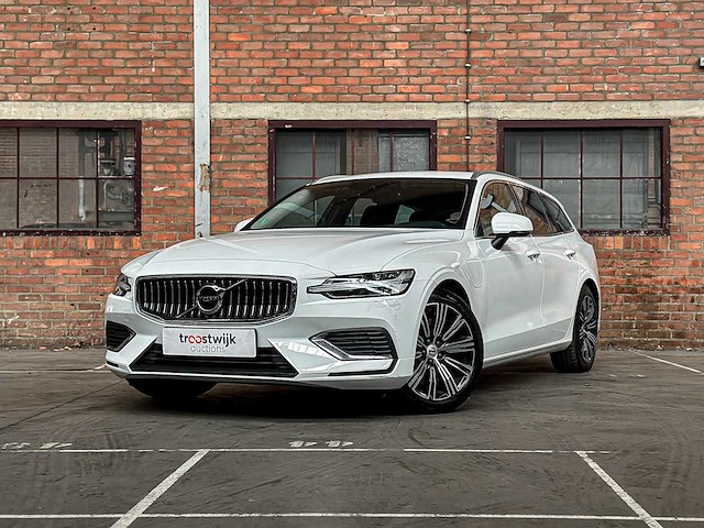 Volvo v60 2.0 t6 recharge awd inscription expression 253pk 2021 (origineel-nl + 1e eigenaar), n-828-hz - afbeelding 1 van  45