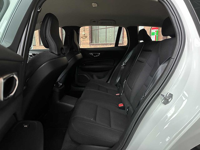Volvo v60 2.0 t6 recharge awd inscription expression 253pk 2021 (origineel-nl + 1e eigenaar), n-828-hz - afbeelding 37 van  45