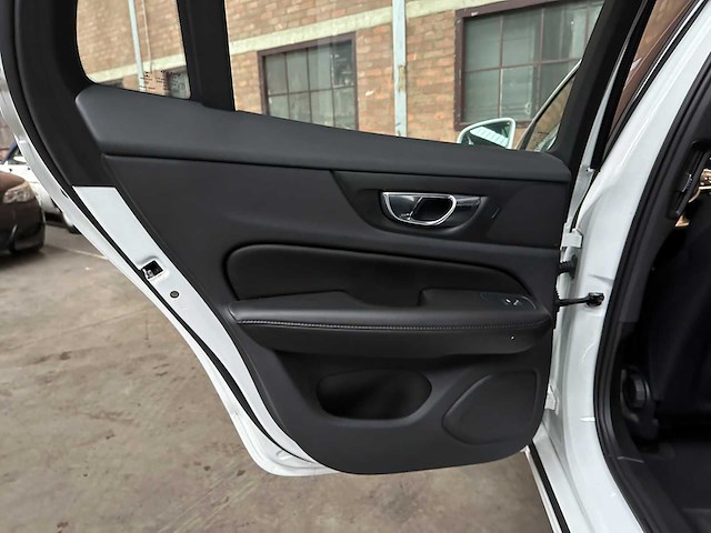 Volvo v60 2.0 t6 recharge awd inscription expression 253pk 2021 (origineel-nl + 1e eigenaar), n-828-hz - afbeelding 26 van  45