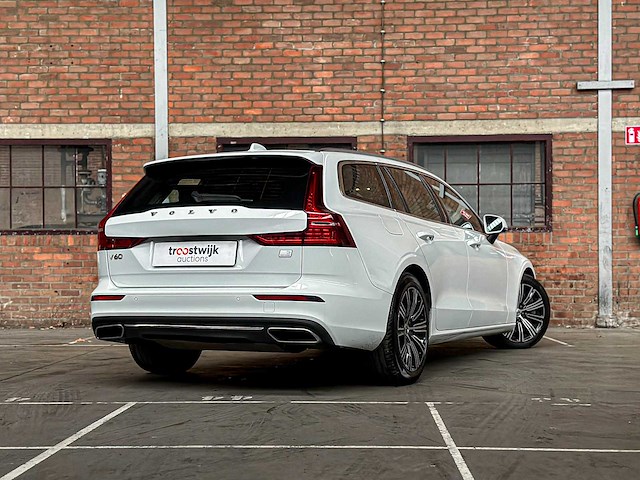 Volvo v60 2.0 t6 recharge awd inscription expression 253pk 2021 (origineel-nl + 1e eigenaar), n-828-hz - afbeelding 44 van  45