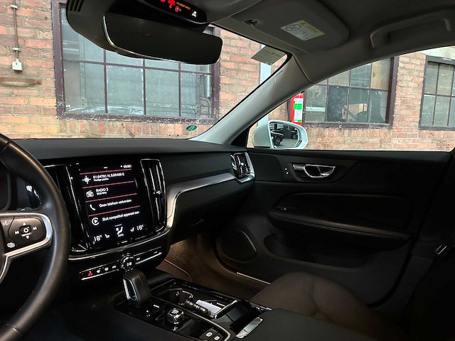 Volvo v60 2.0 t6 recharge awd inscription expression 253pk 2021 (origineel-nl + 1e eigenaar), n-828-hz - afbeelding 11 van  45