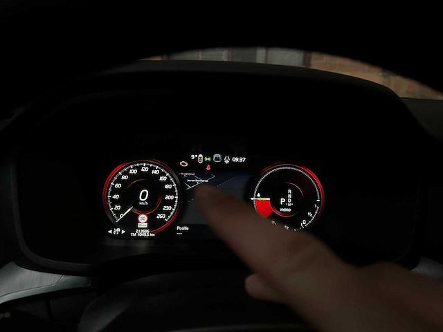 Volvo v60 2.0 t6 recharge awd inscription expression 253pk 2021 (origineel-nl + 1e eigenaar), n-828-hz - afbeelding 18 van  45