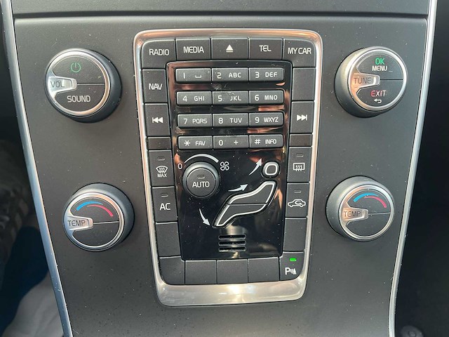 Volvo v60 2.0t kinetic, 39-pns-1 - afbeelding 9 van  22