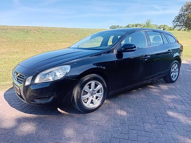 Volvo v60 2.0t kinetic, 39-pns-1 - afbeelding 1 van  22