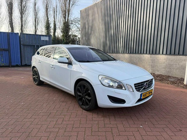 Volvo v60 2.0t kinetic automaat, hxt-70-g - afbeelding 3 van  9