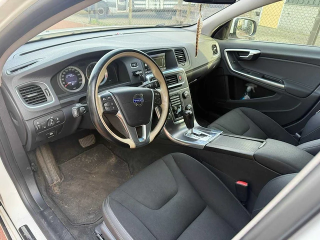 Volvo v60 2.0t kinetic automaat, hxt-70-g - afbeelding 6 van  9
