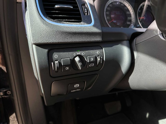 Volvo v60 2.0t momentum 203pk 2011 (origineel-nl) automaat, 58-nxr-8 - afbeelding 1 van  2