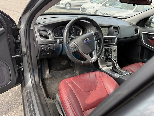 Volvo v60 2.4 d5 4wd te plug-in hybrid momentum 163 at, 2016 - afbeelding 33 van  33