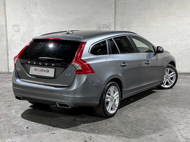 Volvo v60 2.4 d5 twin engine special edition 163pk 2015, nh-759-l - afbeelding 1 van  15