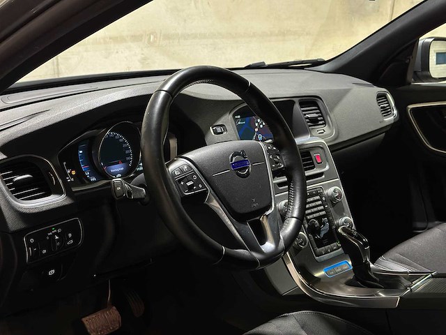 Volvo v60 2.4 d5 twin engine special edition 163pk 2015, nh-759-l - afbeelding 4 van  15