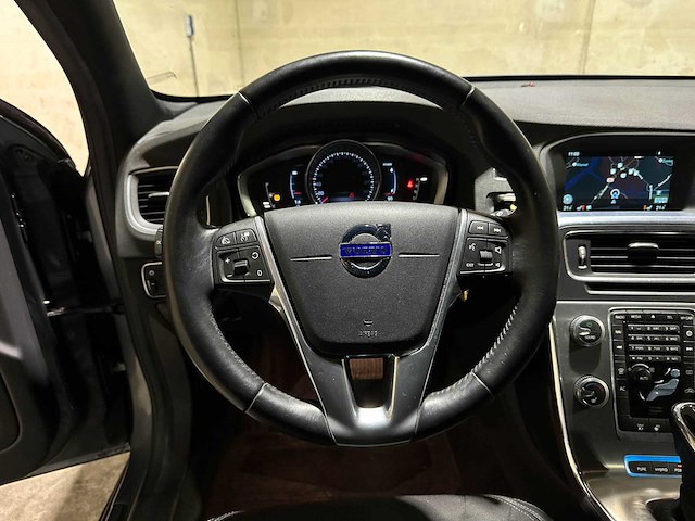 Volvo v60 2.4 d5 twin engine special edition 163pk 2015, nh-759-l - afbeelding 8 van  40