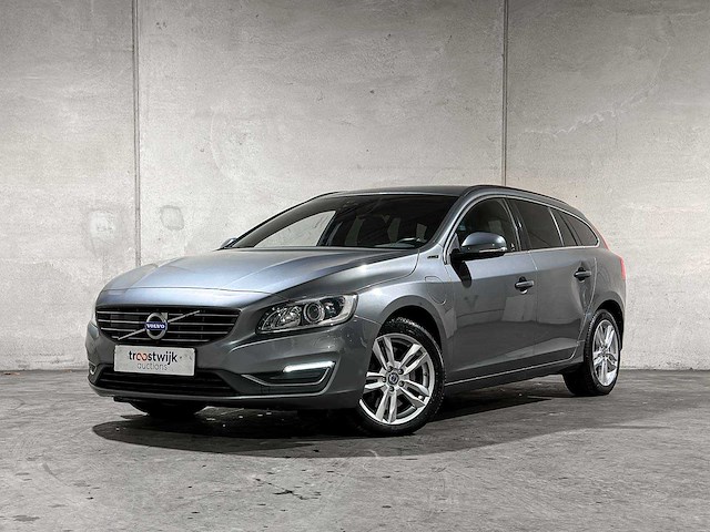 Volvo v60 2.4 d5 twin engine special edition 163pk 2015, nh-759-l - afbeelding 1 van  40