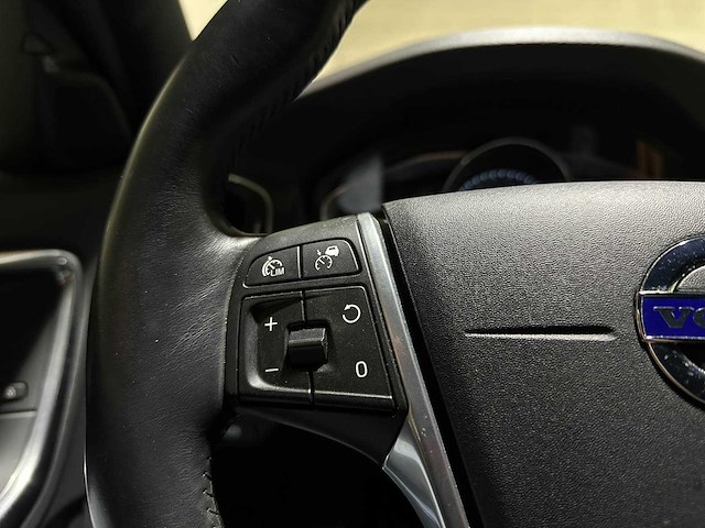 Volvo v60 2.4 d5 twin engine special edition 163pk 2015, nh-759-l - afbeelding 35 van  40