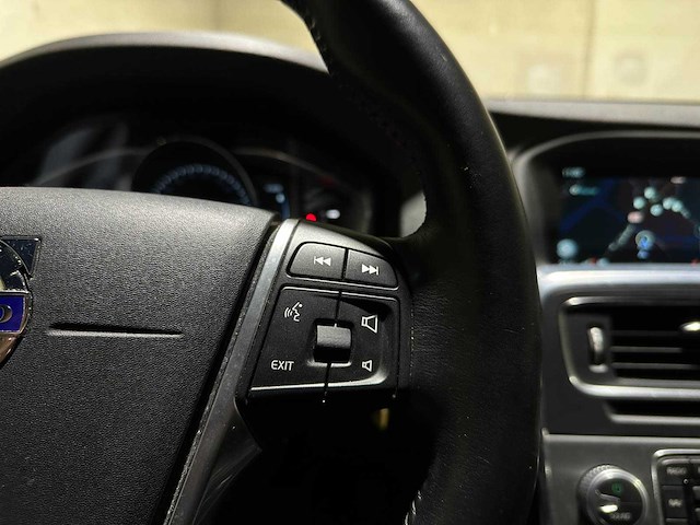 Volvo v60 2.4 d5 twin engine special edition 163pk 2015, nh-759-l - afbeelding 12 van  40