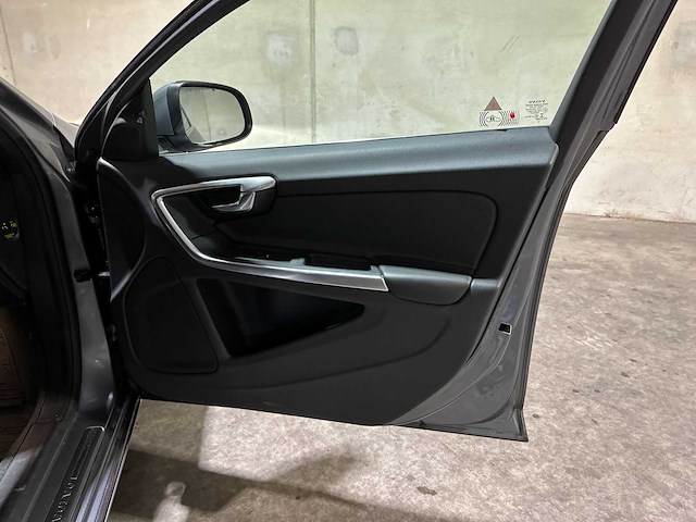Volvo v60 2.4 d5 twin engine special edition 163pk 2015, nh-759-l - afbeelding 40 van  40
