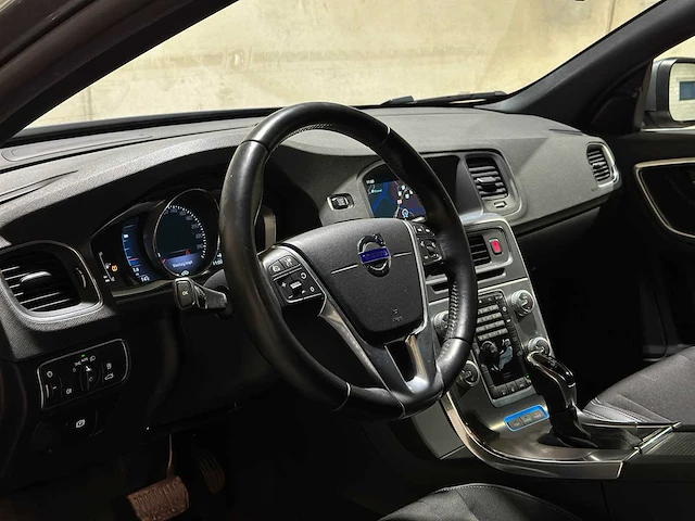 Volvo v60 2.4 d5 twin engine special edition 163pk 2015, nh-759-l - afbeelding 8 van  40