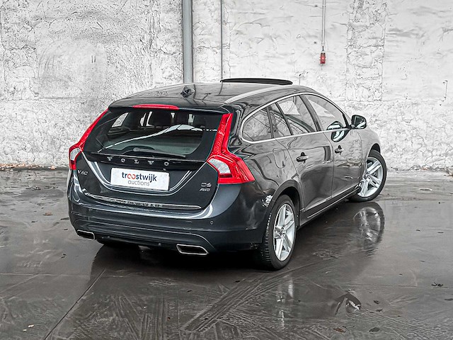 Volvo v60 2.4 d6 awd pl.i sum. 215pk 2014, 3-tld-47 - afbeelding 2 van  43