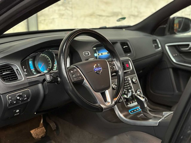 Volvo v60 2.4 d6 awd pl.i sum. 215pk 2014, 3-tld-47 - afbeelding 8 van  43