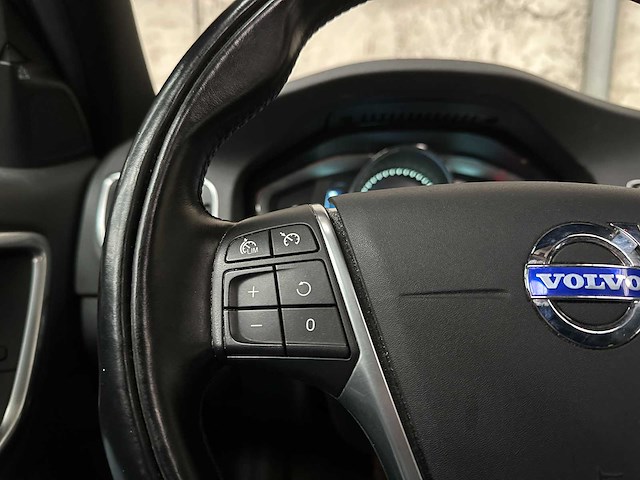 Volvo v60 2.4 d6 awd pl.i sum. 215pk 2014, 3-tld-47 - afbeelding 14 van  43