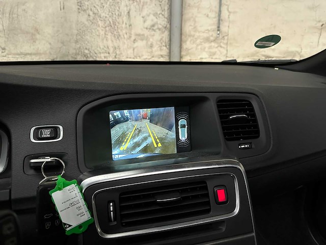 Volvo v60 2.4 d6 awd pl.i sum. 215pk 2014, 3-tld-47 - afbeelding 21 van  43