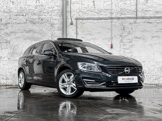 Volvo v60 2.4 d6 awd pl.i sum. 215pk 2014, 3-tld-47 - afbeelding 40 van  43