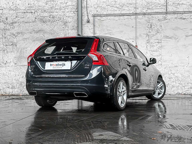 Volvo v60 2.4 d6 awd pl.i sum. 215pk 2014, 3-tld-47 - afbeelding 43 van  43