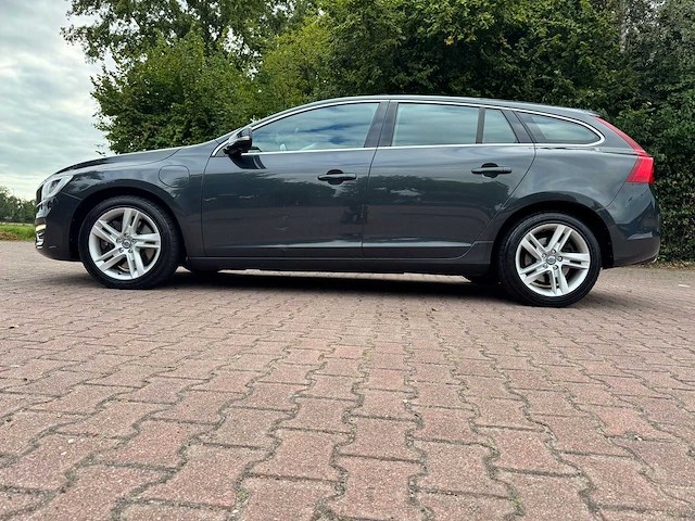 Volvo v60 2.4 d6 awd pl.i sum. 8-sjr-47 - afbeelding 12 van  29