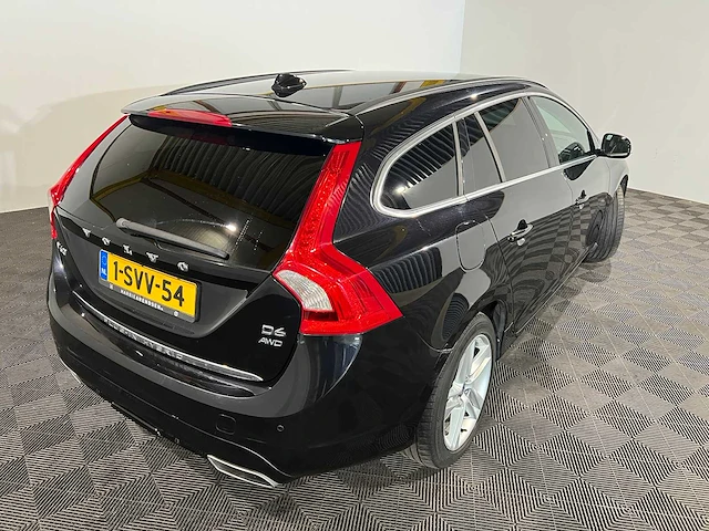 Volvo v60 2.4 d6 awd pl.i summum, 1-svv-54 - afbeelding 2 van  19