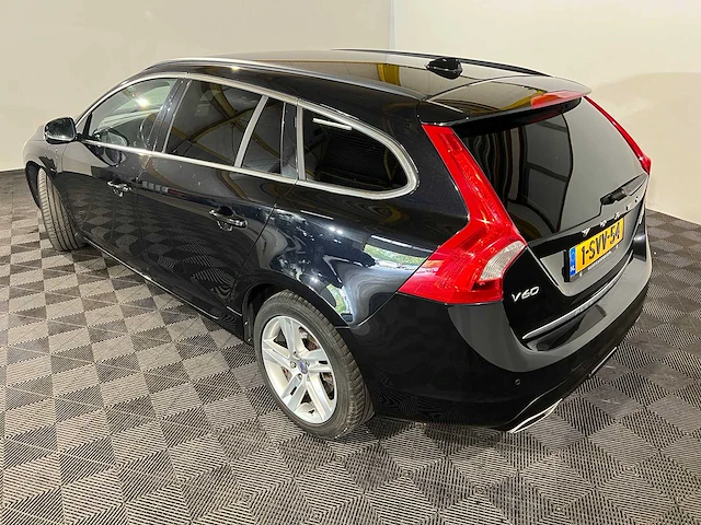 Volvo v60 2.4 d6 awd pl.i summum, 1-svv-54 - afbeelding 12 van  19
