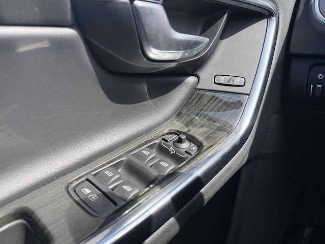 Volvo v60 2.4 d6 awd plug-in hybrid pure limited, 8-kpt-01 - afbeelding 9 van  19
