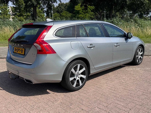 Volvo v60 2.4 d6 awd plug-in hybrid pure limited, 8-kpt-01 - afbeelding 12 van  19