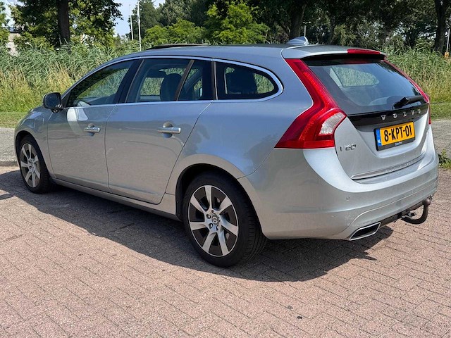 Volvo v60 2.4 d6 awd plug-in hybrid pure limited, 8-kpt-01 - afbeelding 14 van  19