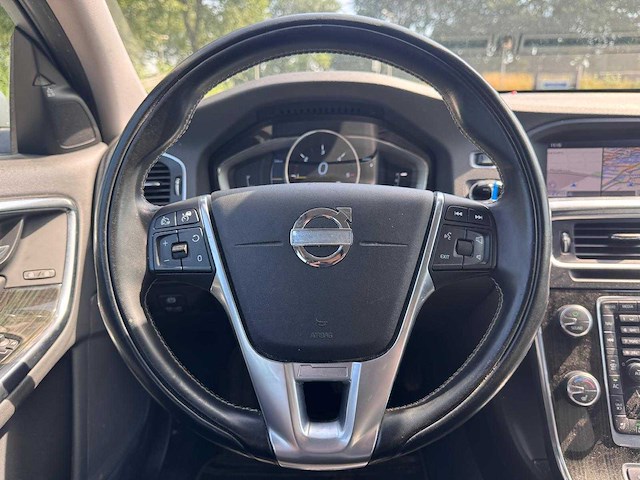 Volvo v60 2.4 d6 awd plug-in hybrid pure limited, 8-kpt-01 - afbeelding 18 van  19