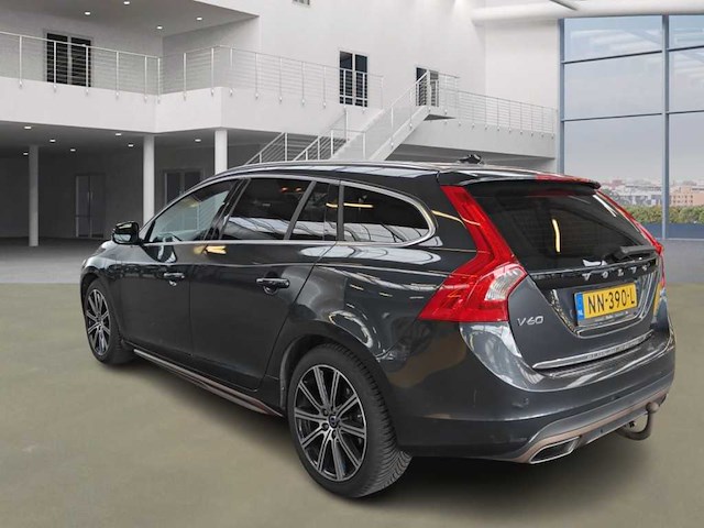 Volvo v60 2.4 d6 awd plug-in hybrid r-design, nn-390-l - afbeelding 4 van  6