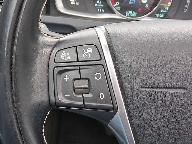 Volvo v60 2.4 d6 awd plug-in hybrid summum | 1-thh-04 - afbeelding 15 van  37