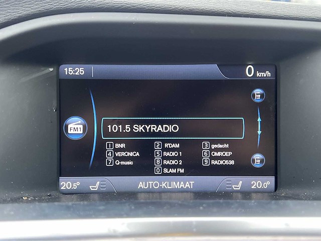 Volvo v60 2.4 d6 awd plug-in hybrid summum 2013 | 3-ktv-67 - afbeelding 9 van  29