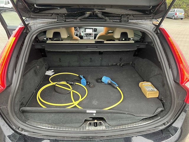 Volvo v60 2.4 d6 awd plug-in hybrid summum 2013 | 3-ktv-67 - afbeelding 16 van  29