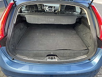 Volvo v60 2.4 d6 awd plug-in hybrid summum 2013 | 7-kzp-59 - afbeelding 19 van  33