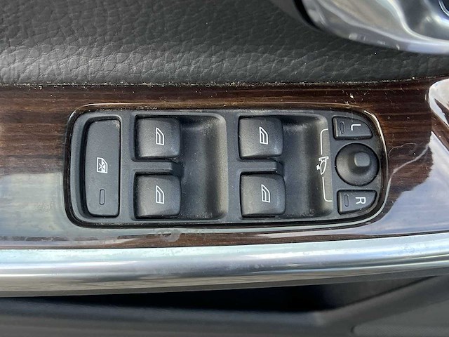 Volvo v60 2.4 d6 awd plug-in hybrid summum 2013 | 7-kzp-59 - afbeelding 2 van  29