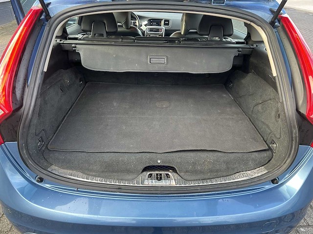 Volvo v60 2.4 d6 awd plug-in hybrid summum 2013 | 7-kzp-59 - afbeelding 19 van  30