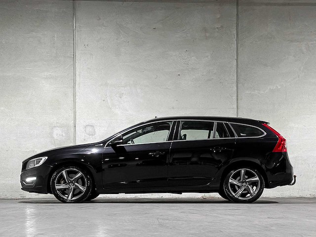 Volvo v60 2.4 d6 awd plug-in hybrid summum 215pk 2013 (origineel-nl), 6-svn-43 - afbeelding 19 van  34