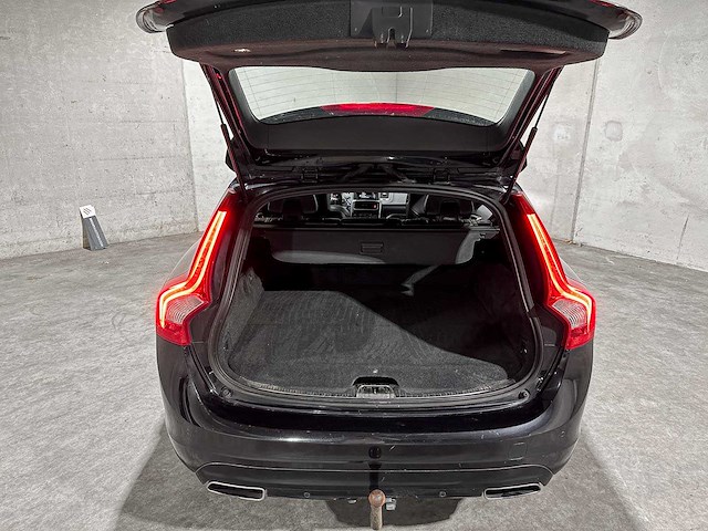 Volvo v60 2.4 d6 awd plug-in hybrid summum 215pk 2013 (origineel-nl), 6-svn-43 - afbeelding 33 van  34