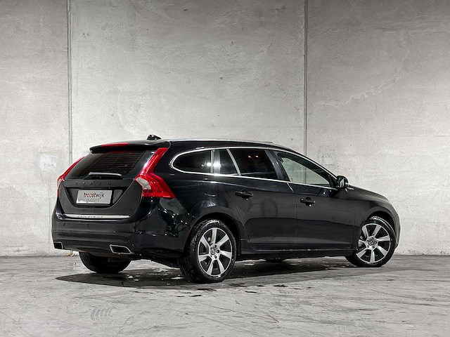 Volvo v60 2.4 d6 awd plug-in hybrid summum 285pk 2013 (origineel-nl), 6-sfg-70 - afbeelding 2 van  23