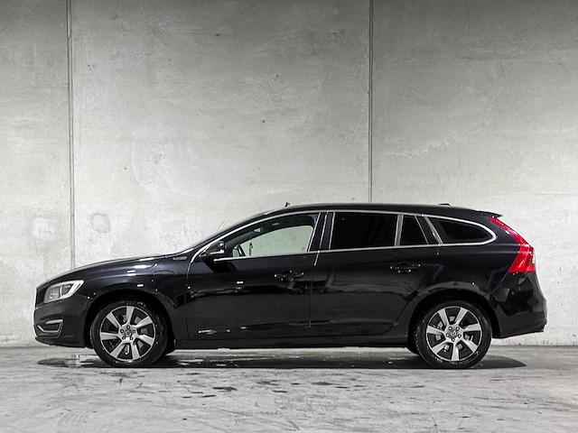 Volvo v60 2.4 d6 awd plug-in hybrid summum 285pk 2013 (origineel-nl), 6-sfg-70 - afbeelding 12 van  23